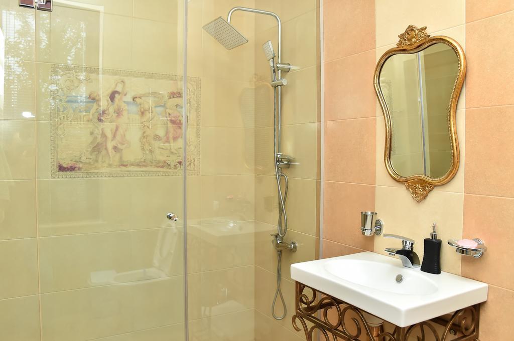 Sofia Otel Kutaisi Dış mekan fotoğraf